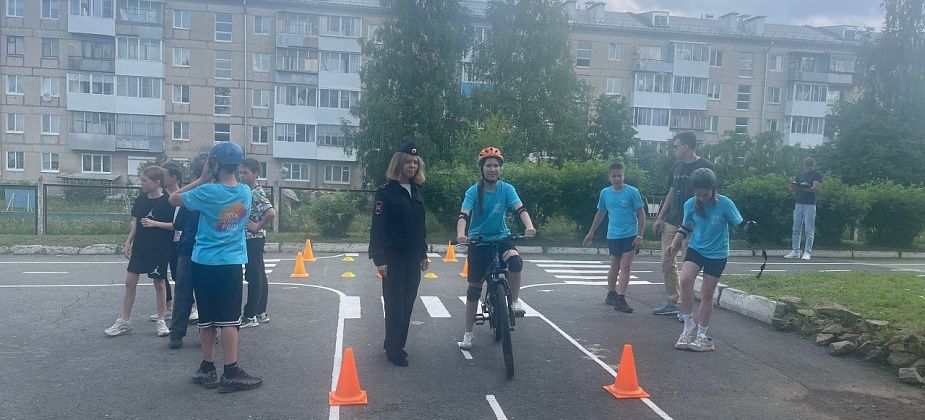 В Карпинске прошли состязания отрядов юных инспекторов движения