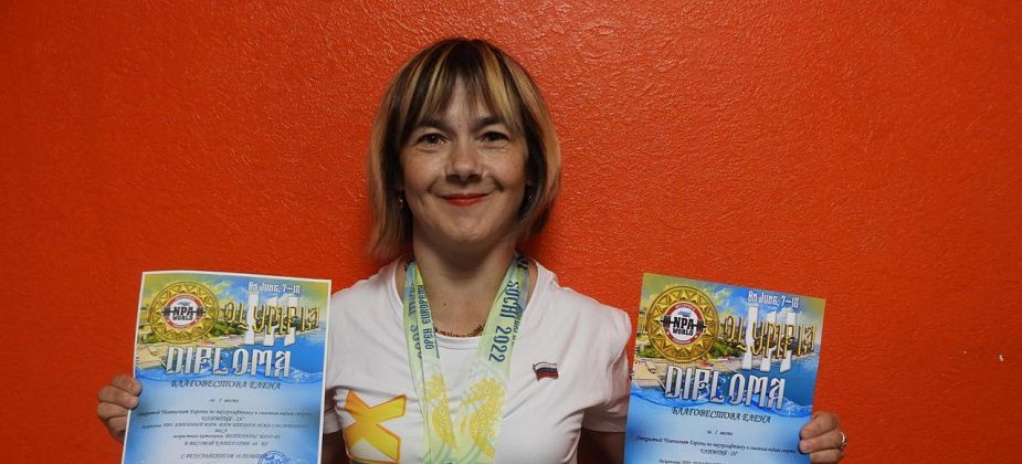 Карпинская спортсменка Елена Благовестова успешно выступила на Чемпионате по силовым видам спорта