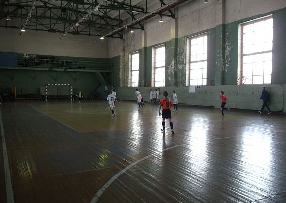 Карпинские футболисты участвуют в областных соревнованиях