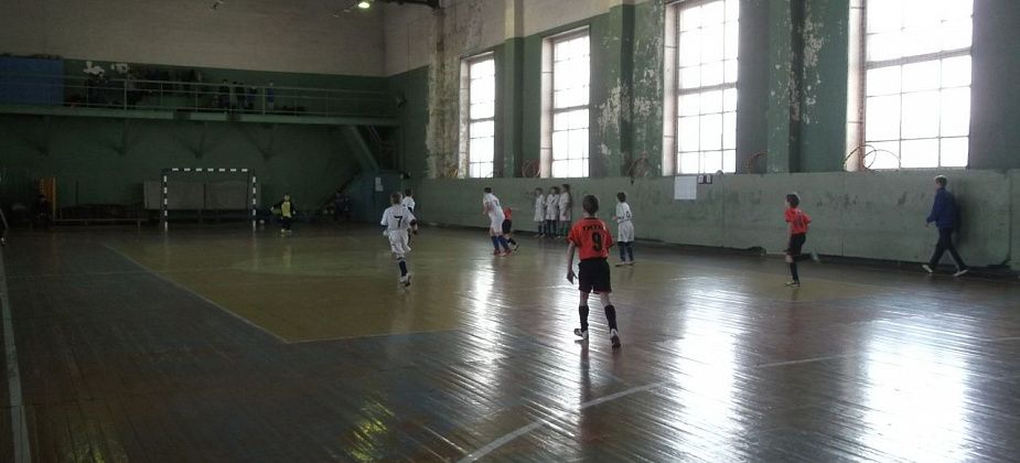 Карпинские футболисты участвуют в областных соревнованиях