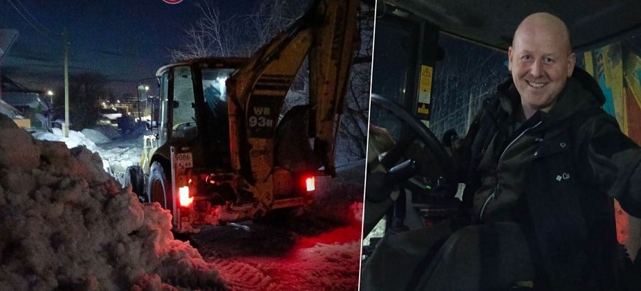 Жители частного сектора благодарят своего депутата, который приехал на тракторе и почистил им снег