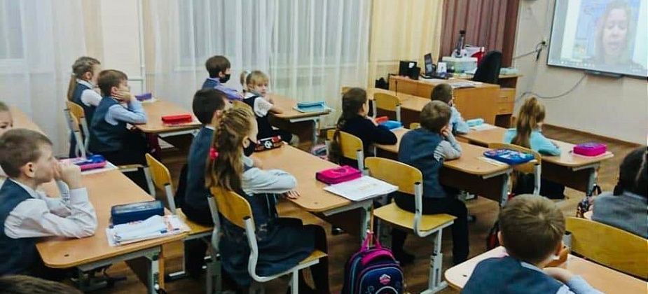 Госавтоинспекторы напомнили первоклассникам о безопасности через квест-игру