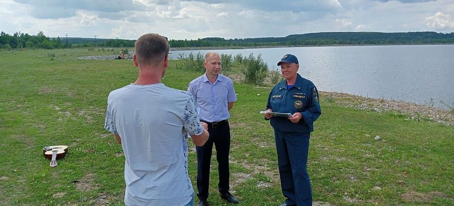 Карпинцам напомнили, как нужно вести себя на карьере и других водоемах