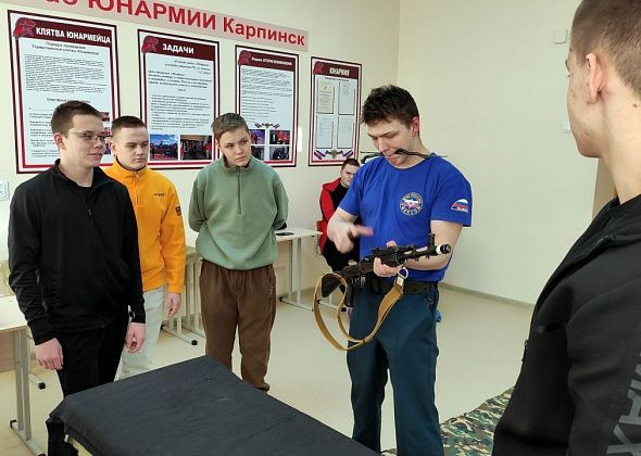 В Карпинске прошли городские соревнования по разборке и сборке автомата Калашникова