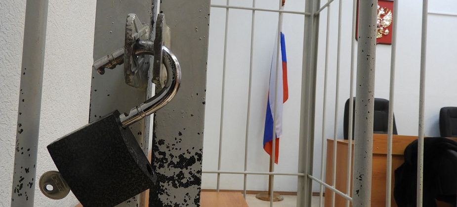 Карпинский суд приговорил хозяина наркопритона к трем годам строгого режима