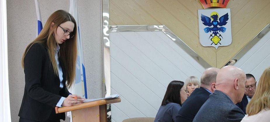 У мэра Карпинска появится четвертый заместитель. Но количество сотрудников мэрии останется прежним