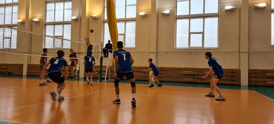 Карпинские волейболисты выступили на областных соревнованиях