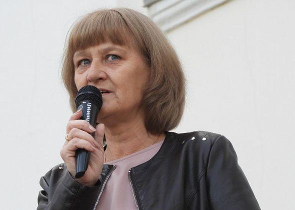 Директор карпинской школы удостоена почетной грамоты от ЗакСо Свердловской области
