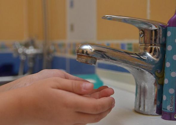 Сегодня коммунальщики занимаются ремонтом утечки на сетях ХВС по Попова. В некоторых домах нет воды