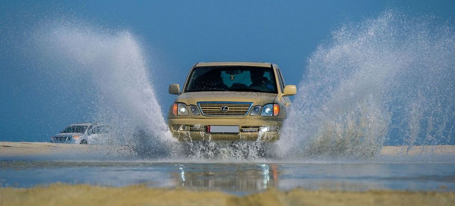 Аквапланирование: что это такое и чем мокрый асфальт опасен автомобилистам