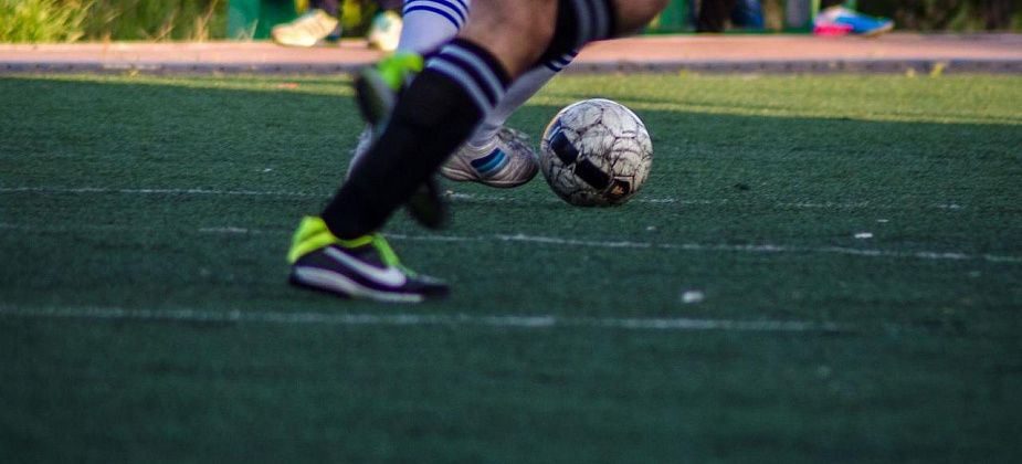 Карпинские футболисты обыграли гостей из Нижней Туры на своей территории