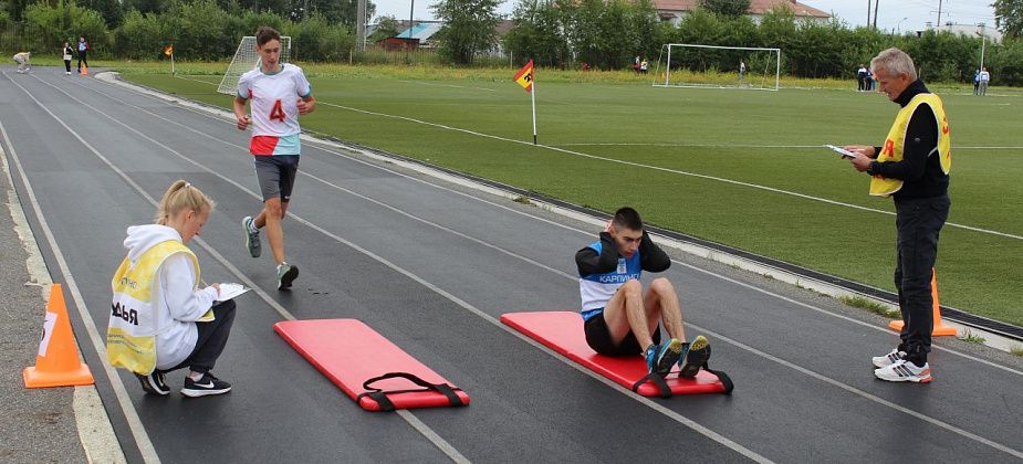 Карпинцы соревновались в прыжках, отжиманиях и беге. Как проходила «Гонка ГТО»