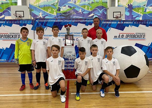 Карпинские футболисты из ДЮСШ стали победителями футбольного турнира в Нягани