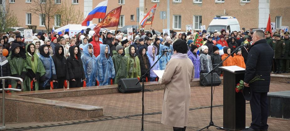На площади Славы прошло мемориальное мероприятие, посвященное Победе в Великой Отечественной войне