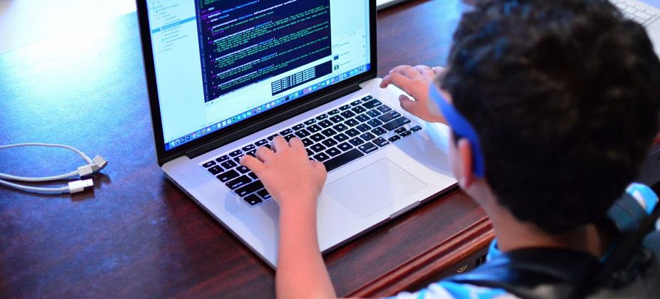 Подростки осваивают сферу фриланса, а родители бьют тревогу 