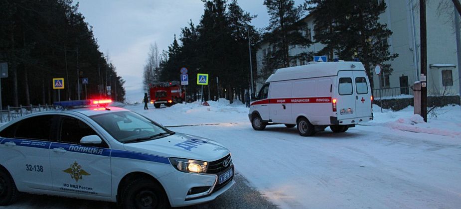 Сегодня к зданию суда стянулись все спецслужбы