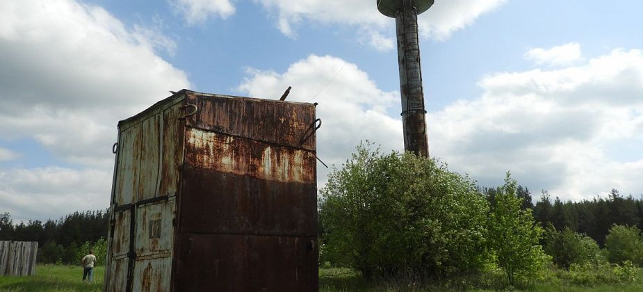 Жители заречной части Карпинска жалуются, что у них до сих пор не работает летний водопровод