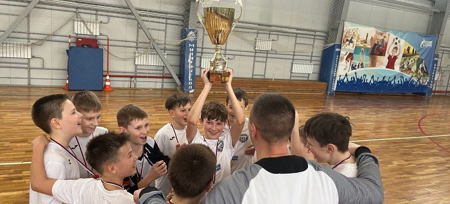 Молодые футболисты из Карпинска стали победителями чемпионата «Северный мяч»