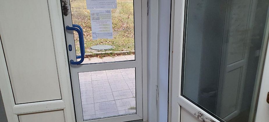 В Карпинске посреди дня напали на молодого мужчину 