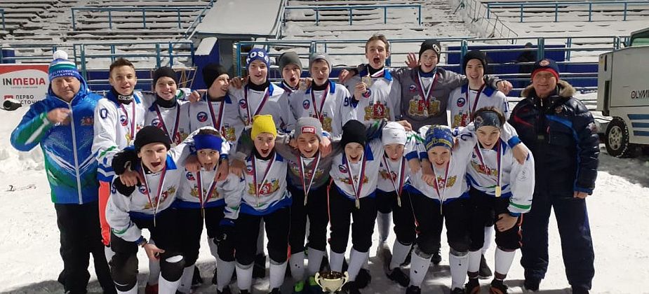 Карпинские хоккеисты начали 2020 год с побед на всероссийском уровне