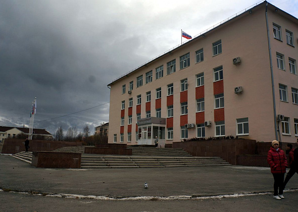 УКХ закупает для чиновников ранцевые огнетушители