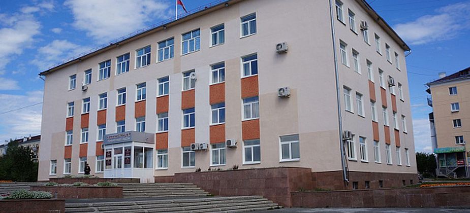 В Карпинске продолжают искать нового начальника отдела ЖКХ