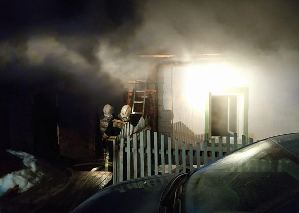 В Карпинске горел частный жилой дом. Основная версия - поджог