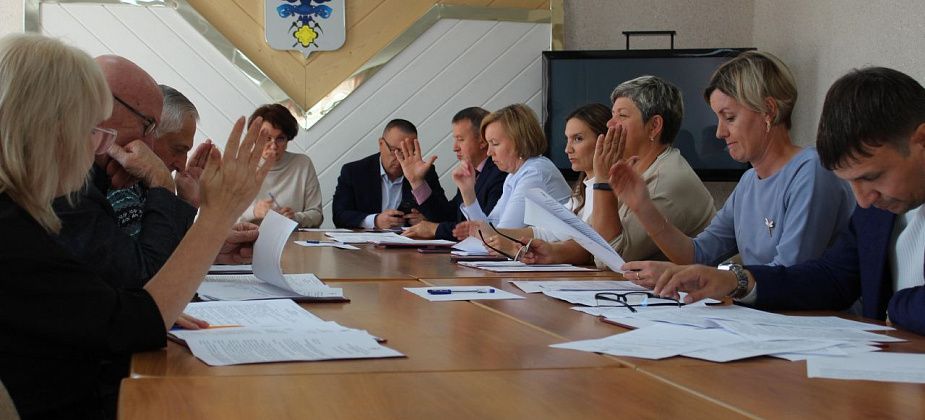 В Карпинске состоялось внеочередное заседание Думы. Что обсуждали