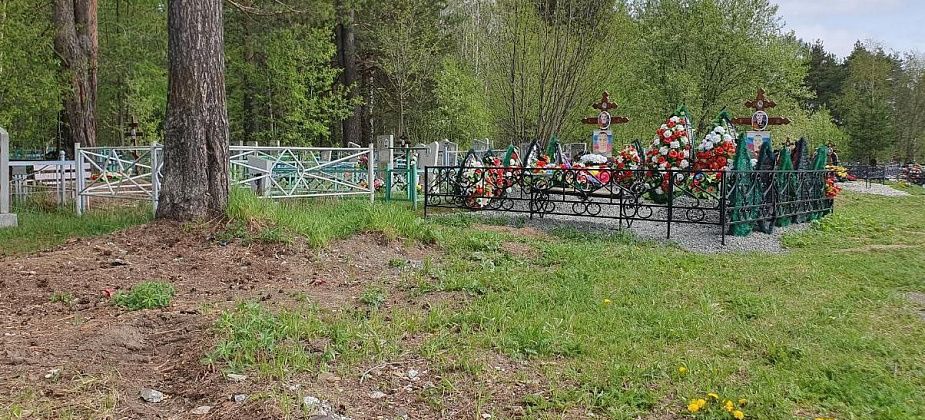 Возле могил погибших на СВО солдат теперь порядок