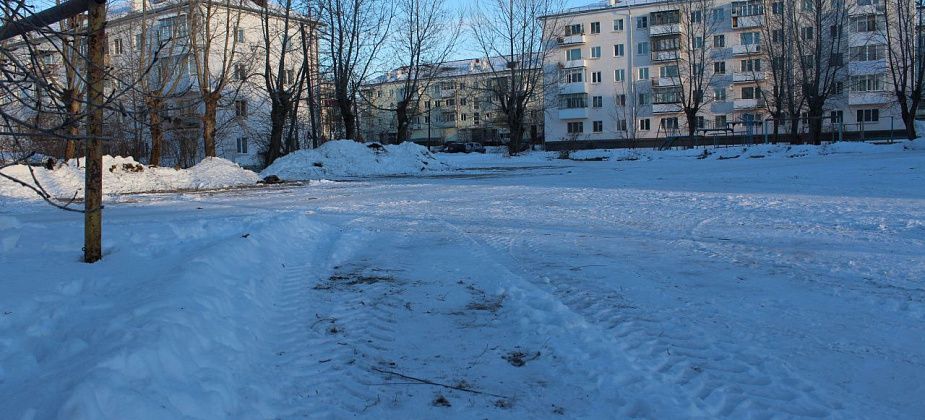 Жители домов по Куйбышева благодарят УК за расчистку футбольной площадки
