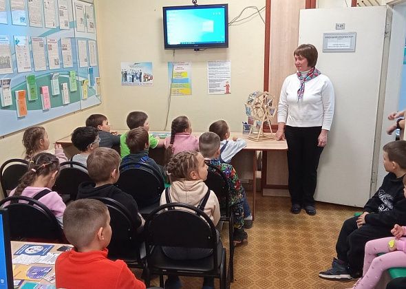 Сотрудники Карпинского центра занятости провели экскурсию для дошколят
