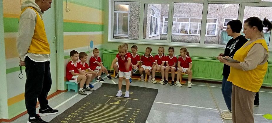 В Карпинске прошли спортивные соревнования среди дошколят