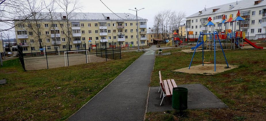 Ремонтировать детские площадки будет местный предприниматель