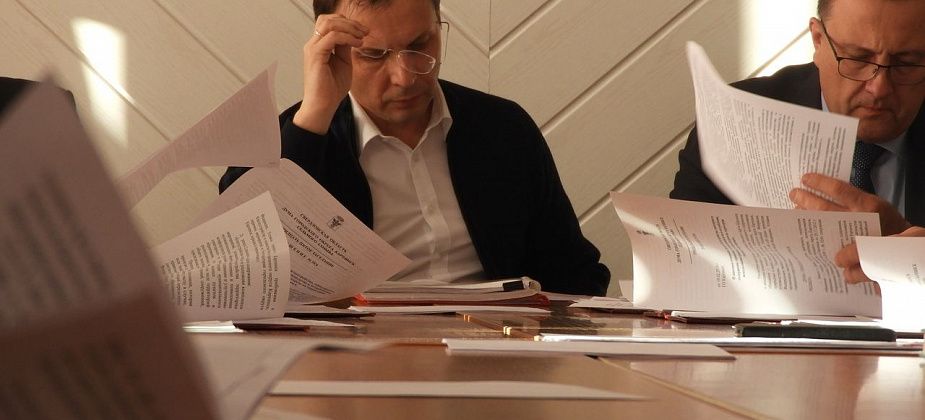 Депутаты обсудят работу медиков, бюджет и льготные билеты