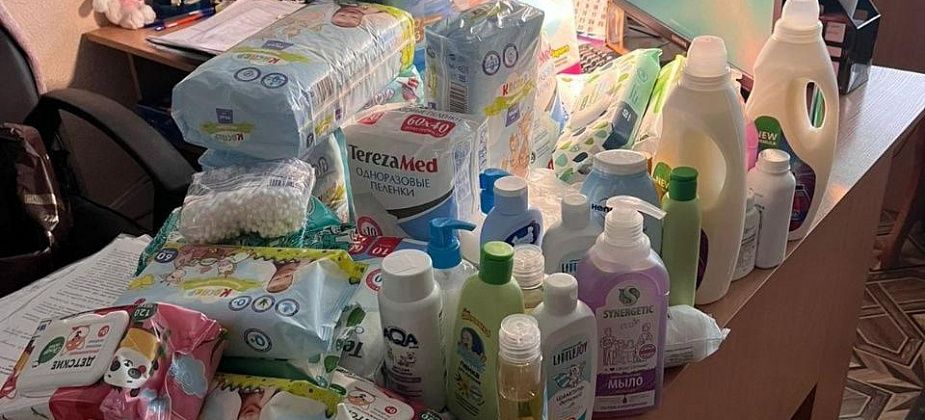 Карпинские школьники собрали необходимые вещи для новорожденных из нуждающихся семей