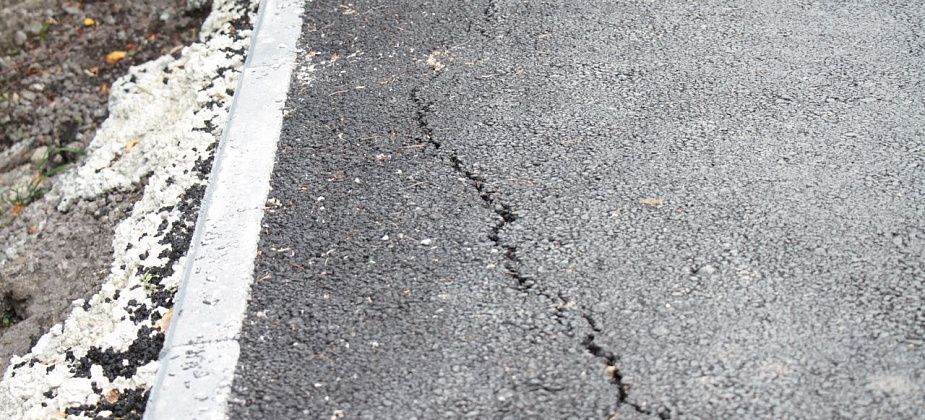 Ремонтом городских тротуаров займется местный подрядчик