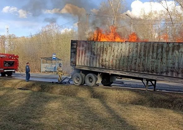 Вчера на Советской в кузове грузовика загорелся мусор