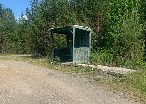 Возле садов 154-го квартала привели автобусную остановку в порядок
