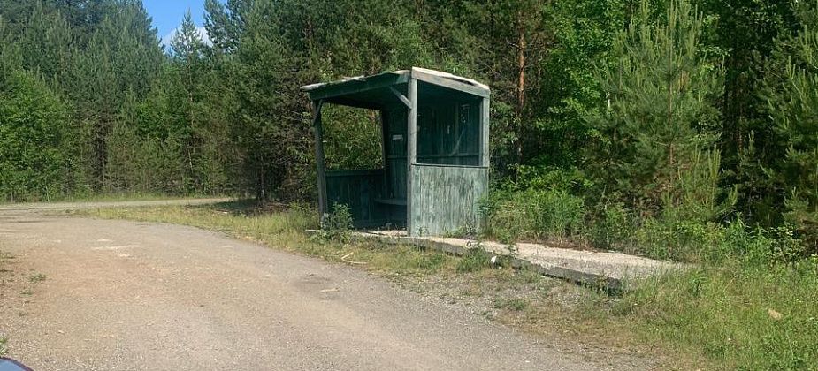 Возле садов 154-го квартала привели автобусную остановку в порядок