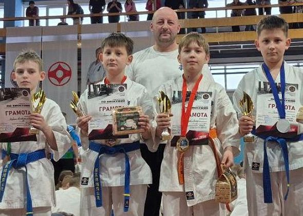 Карпинские каратисты стали призерами на Первенстве в Екатеринбурге