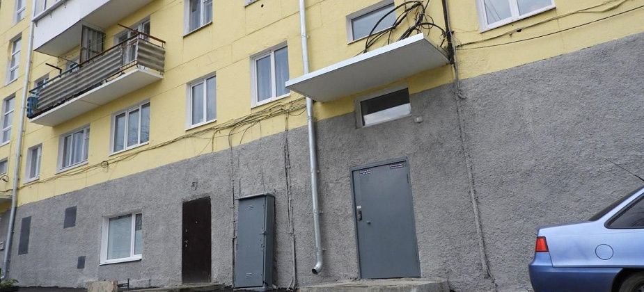 Соседи женщины, прятавшей дочку в шкафу: "Ужас - это ужас!"