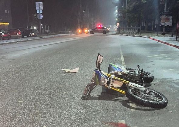 В Карпинске 18-летний питбайкер сбил женщину и, испугавшись последствий, скрылся с места ДТП