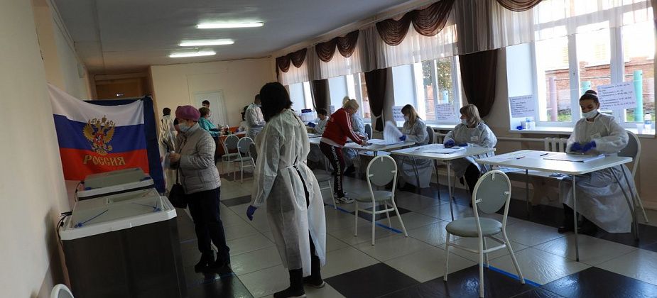 В Карпинске идут выборы депутатов в городскую Думу и ЗакСо. Явка на 12.00 - больше 12 процентов