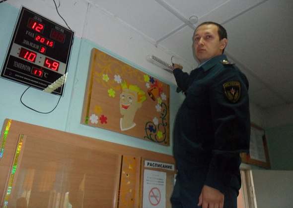 Пожарные: школы Карпинска к новому учебному году готовы