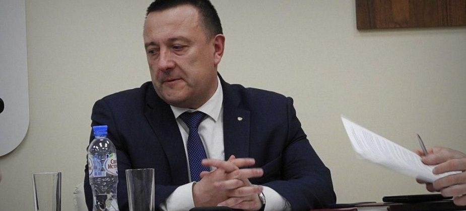 "Виновный должен быть наказан": мэр Карпинска прокомментировал шокирующую историю спрятанной в шкафу девочки