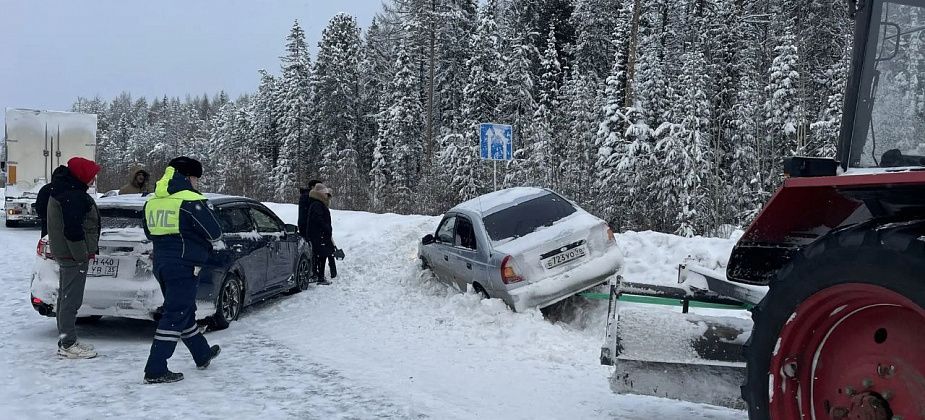 В череде ДТП пострадали шесть авто: подробности аварий на трассе между Карпинском и Волчанском