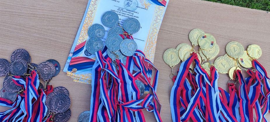 Карпинские легкоатлеты привезли из Лобвы шесть «золотых» медалей