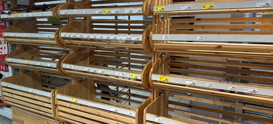В Карпинске уже третий день на полках сетевых магазинов нет хлеба