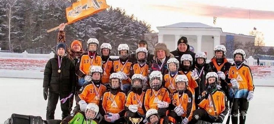 «Земляки гордятся вами»: Команда «Спутник-2010» победила во Всероссийском первенстве по хоккею