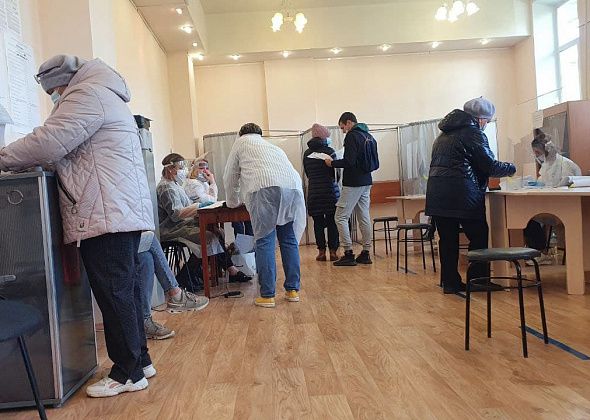 На избирательном участке в музее за первую половину дня проголосовали более 400 человек